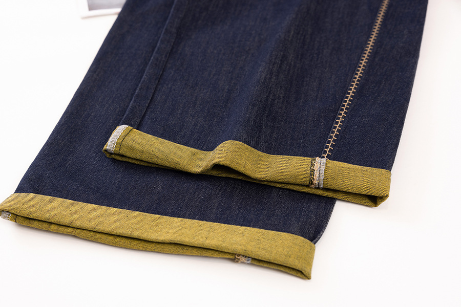 Color-Block Cropped Jeans - Image 13