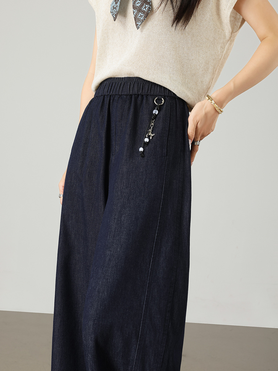 Exquisite Details Of Splicing Elastic Pants OEM ODM Production
