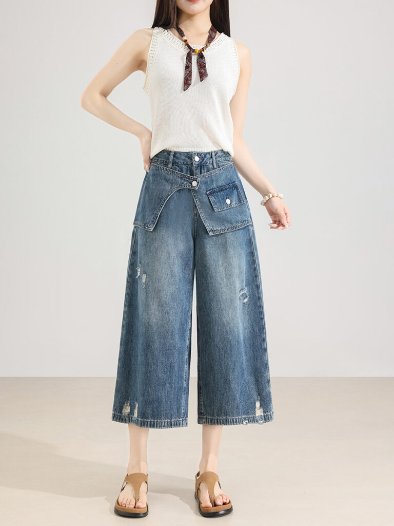 Petite style distressed wide leg cropped jeans (Ready to Ship)