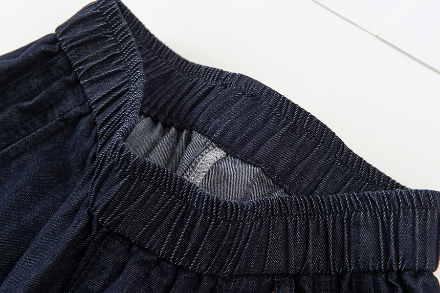 Back View Of Comfortable Splicing Elastic Pants Low MOQ Customization