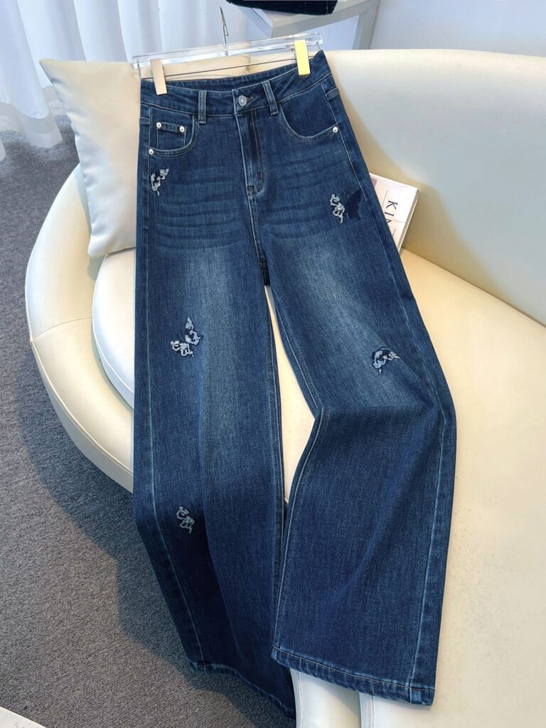 Heavy Sequin Embroidered Bow Retro Straight Jeans