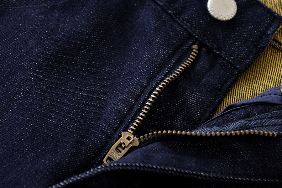 Jeans ready to ship