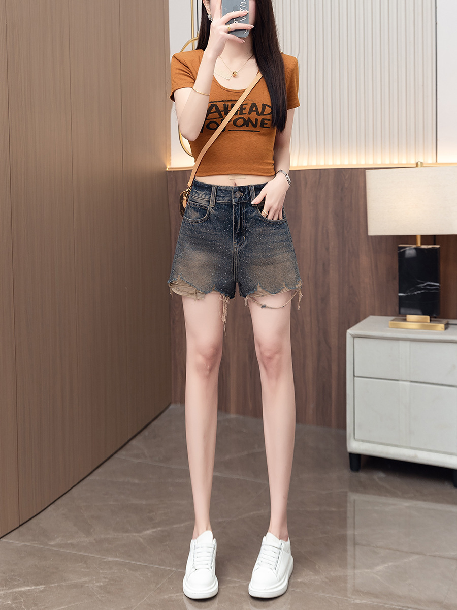 Hot diamond jeans