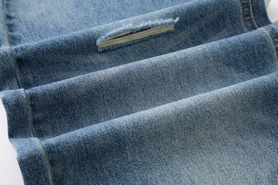 Jeans ready to ship